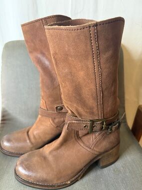 Vero Cuoio Tan Leather Mid-Calf Heeled Boots with Buckle Strap